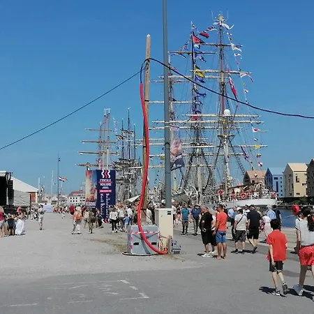 Hotel Les Gens De Dunkerque By Popinns