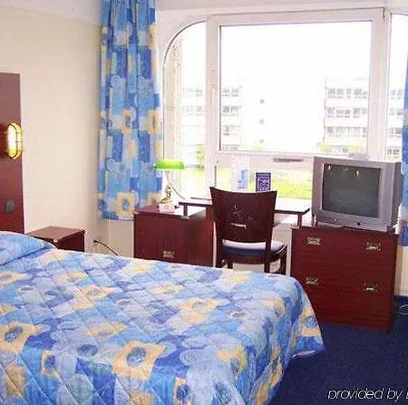 敦刻尔克莱斯根斯德梅尔波普平斯酒店 酒店