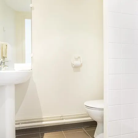 敦刻尔克莱斯根斯德梅尔波普平斯酒店 酒店 2*